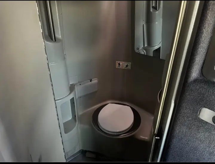 2008 MCI J4500 Motorcoach