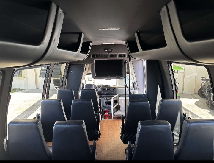 2020 Ford E-450 Shuttle Bus