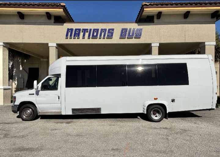 2020 Ford E-450 Shuttle Bus