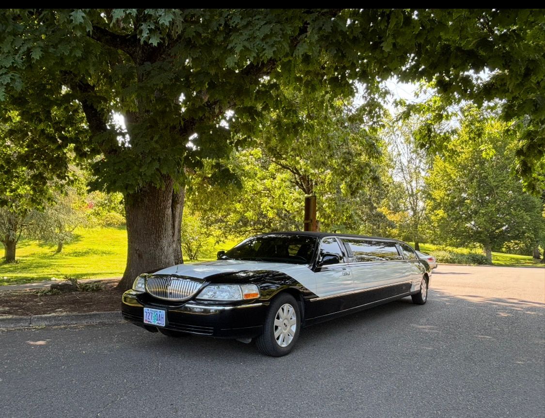 Lincoln Town Car 2008