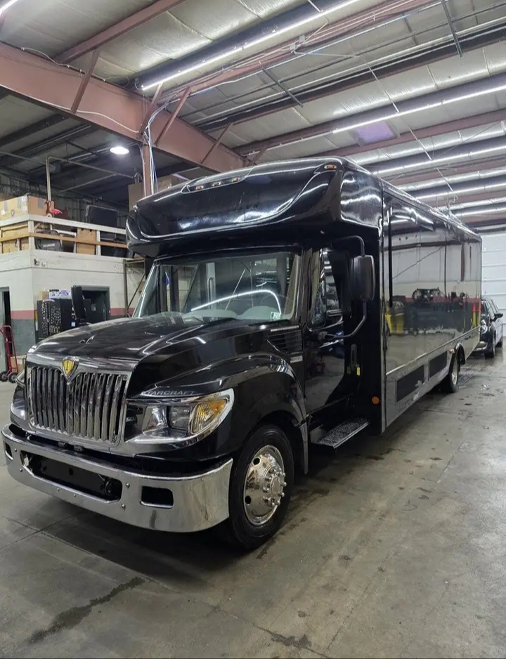 2013 IC International Limo Bus