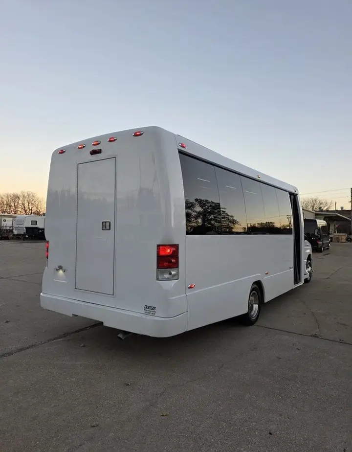 2014 Ford E-450 Limo Bus
