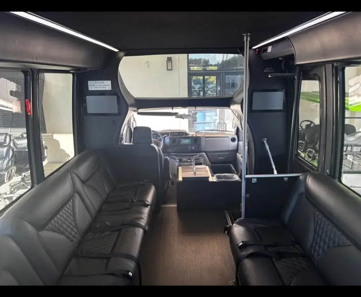 2019 Ford E-450 Limo Bus