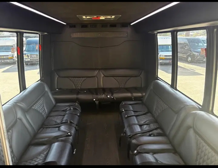 2019 Ford E-450 Limo Bus