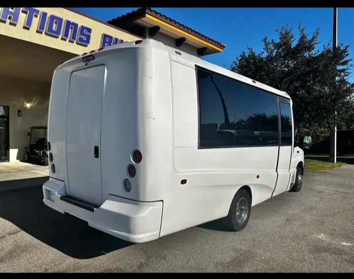 2019 Ford E-450 Limo Bus