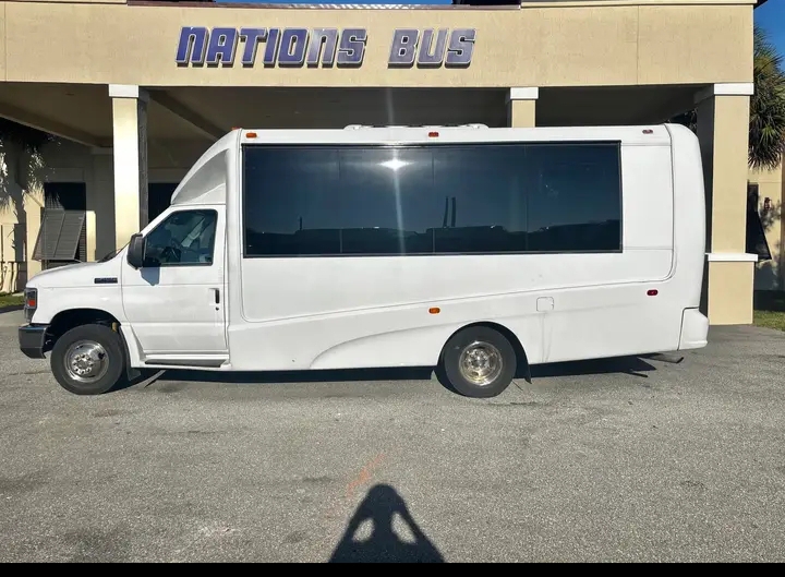 2019 Ford E-450 Limo Bus