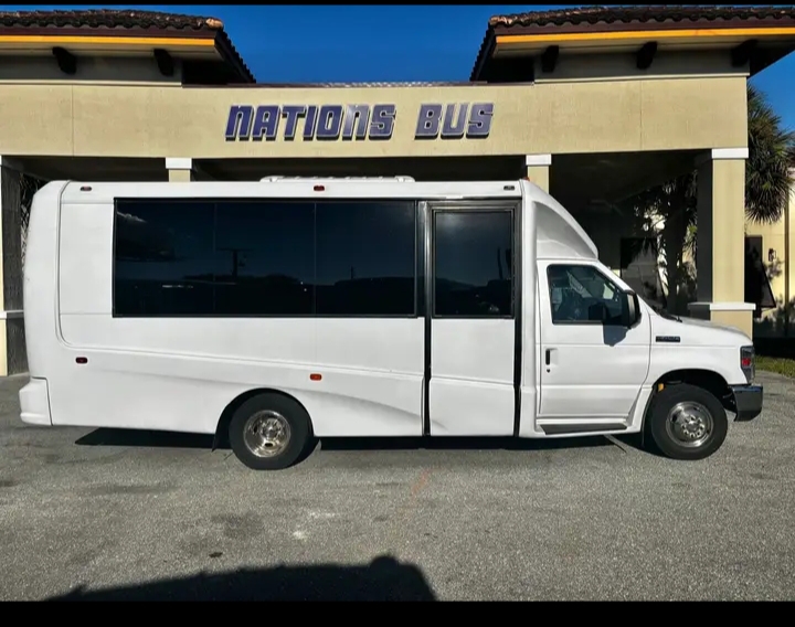 2019 Ford E-450 Limo Bus