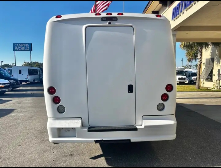 2019 Ford E-450 Limo Bus
