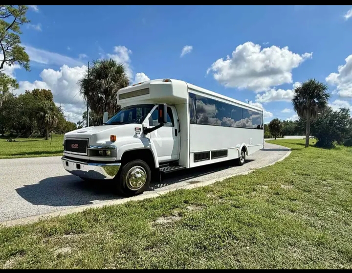 2009 GMC 5500 Party Bus