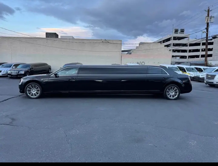 2013 Chrysler 300 Limousine