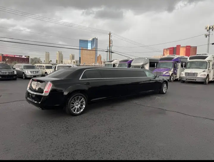 2013 Chrysler 300 Limousine