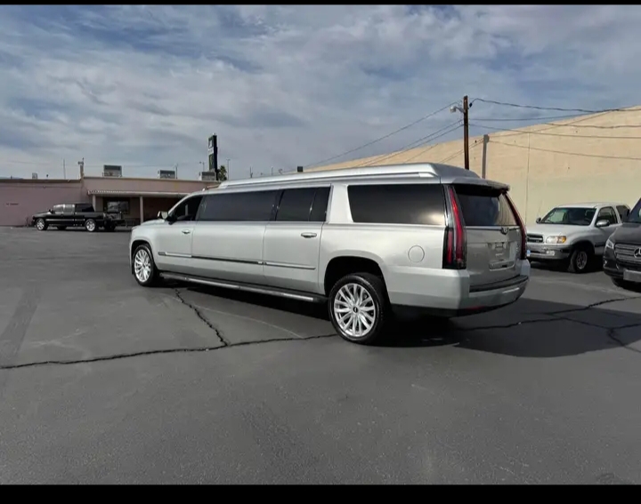 2015 GMC Yukon XL Limousine