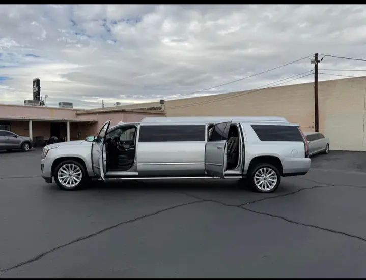 2015 GMC Yukon XL Limousine