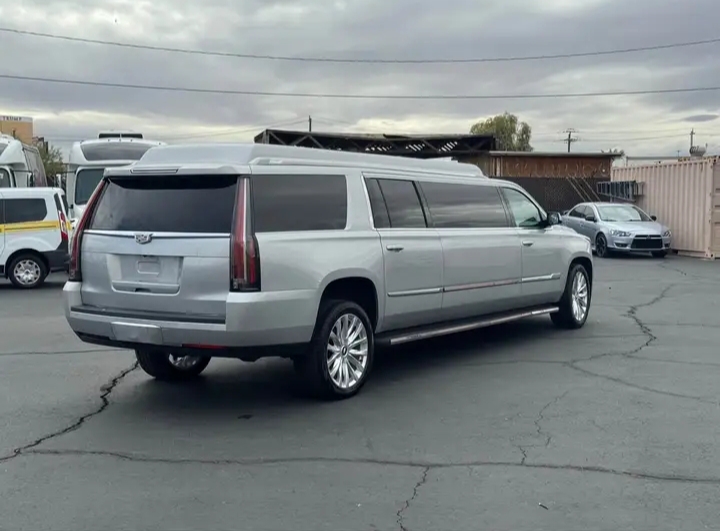 2015 GMC Yukon XL Limousine
