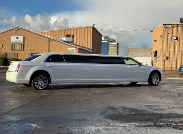 2014 Chrysler 300 Limousine