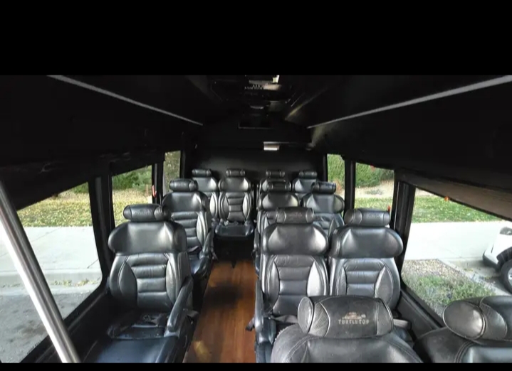 2011 Ford E-350 Shuttle Bus