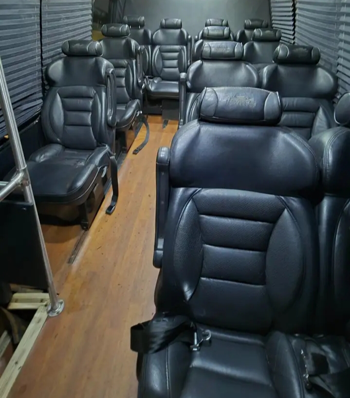 2011 Ford E-350 Shuttle Bus