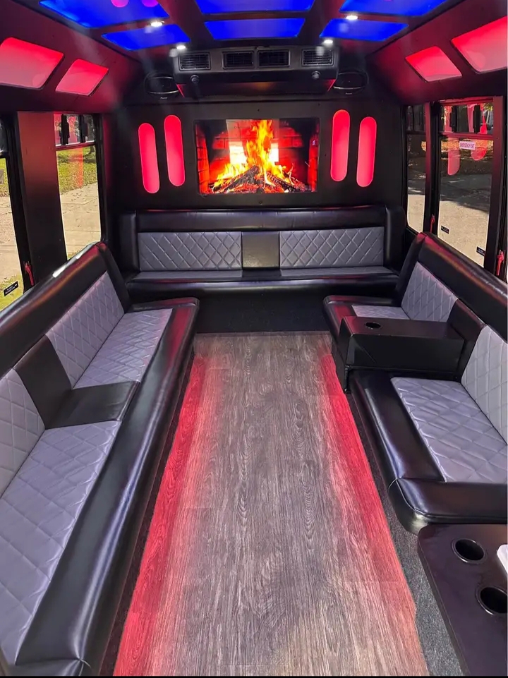 2012 Ford E-350 Limo Bus