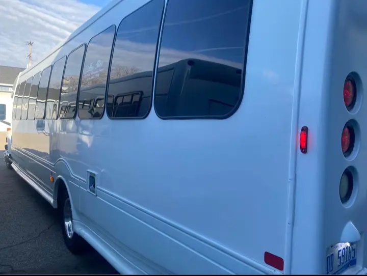 2009 Chevrolet Kodiak Party Bus