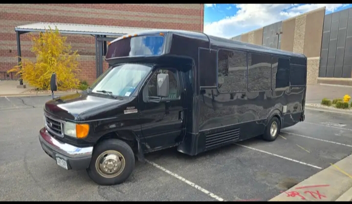 2007 Ford E-450 Party Bus