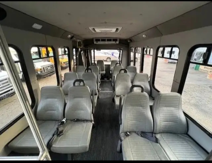 2016 Ford E-350 Shuttle Bus