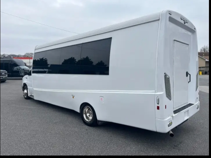 2019 Ford E-450 Shuttle Bus