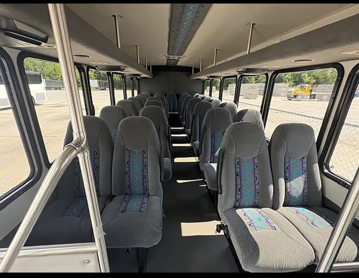 2013 International 3000 Shuttle Bus