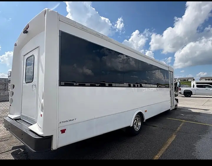 2013 International 3000 Shuttle Bus