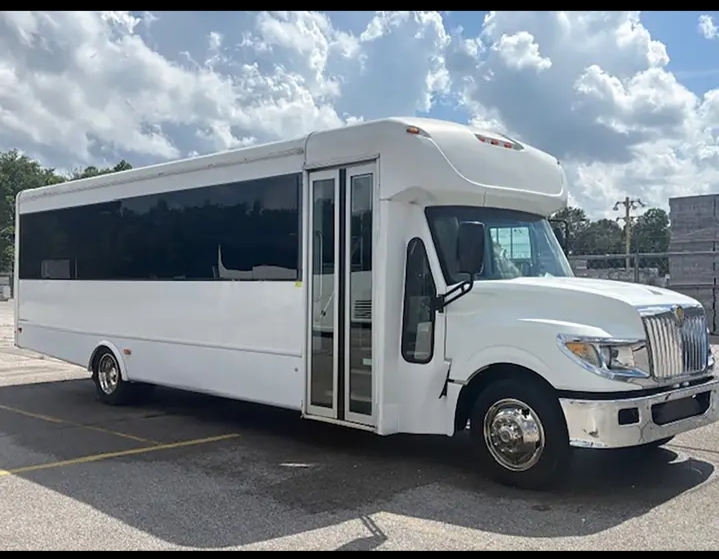 2013 International 3000 Shuttle Bus