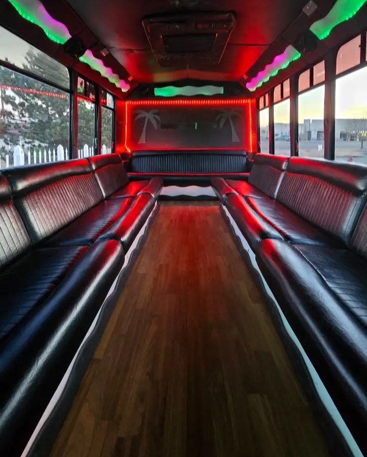 2005 Chevrolet C5500 Party Bus