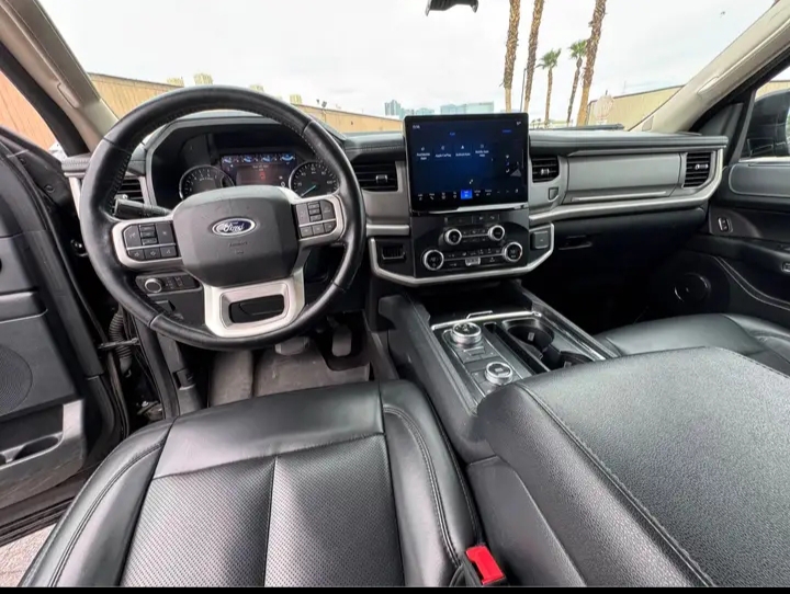 2022 Ford Expedition XLT SUV