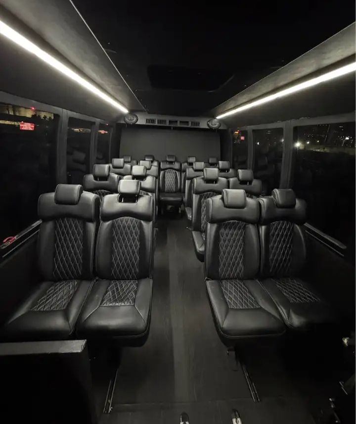 2015 Ford F-550 Shuttle Bus