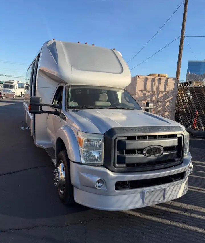 2015 Ford F-550 Shuttle Bus