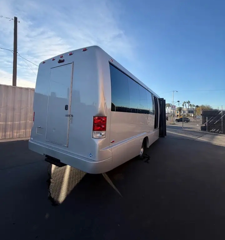 2015 Ford F-550 Shuttle Bus