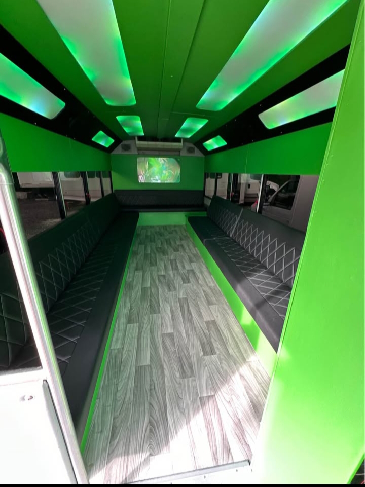 2008 Ford E-450 Party Bus