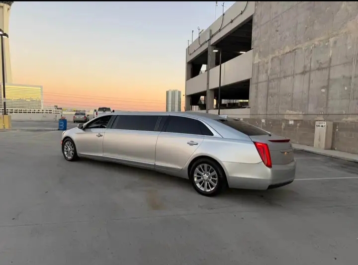 2017 Cadillac XTS Limousine