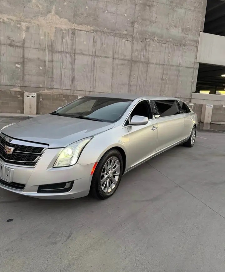 2017 Cadillac XTS Limousine