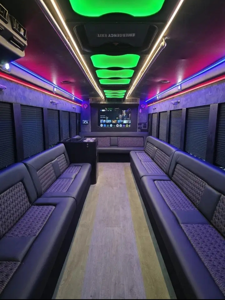 2013 International Limo Bus