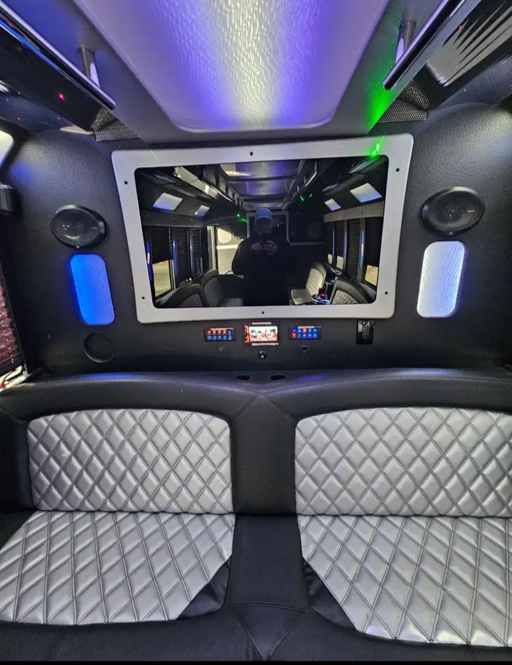 2016 Ford E-450 Limo Bus