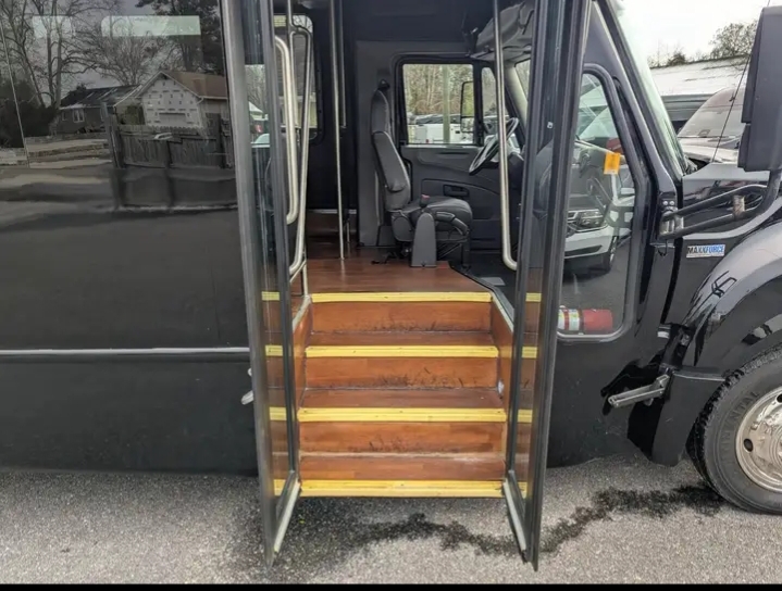 2013 International StarCraft Shuttle Bus