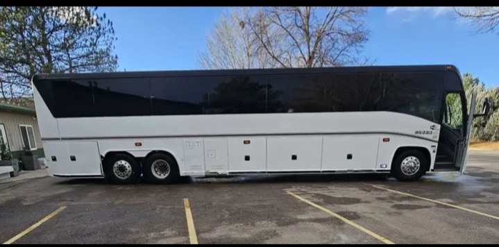 2013 MCI J4500 Motorcoach