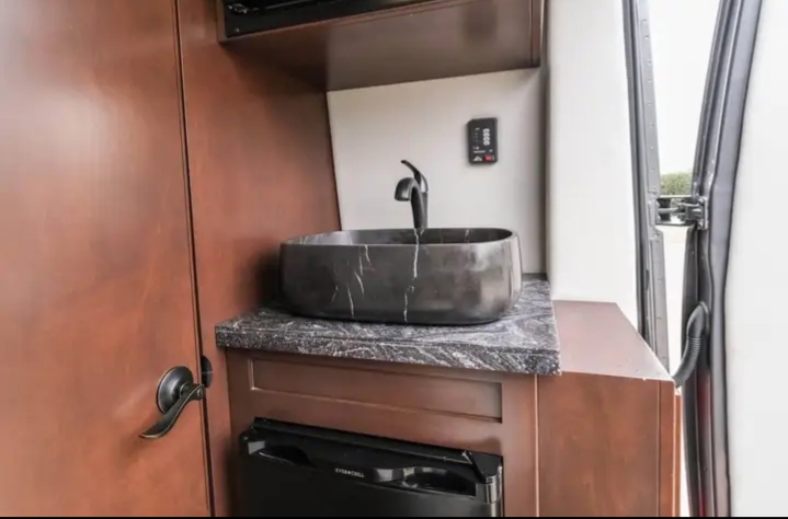 2022 Mercedes Benz Sprinter