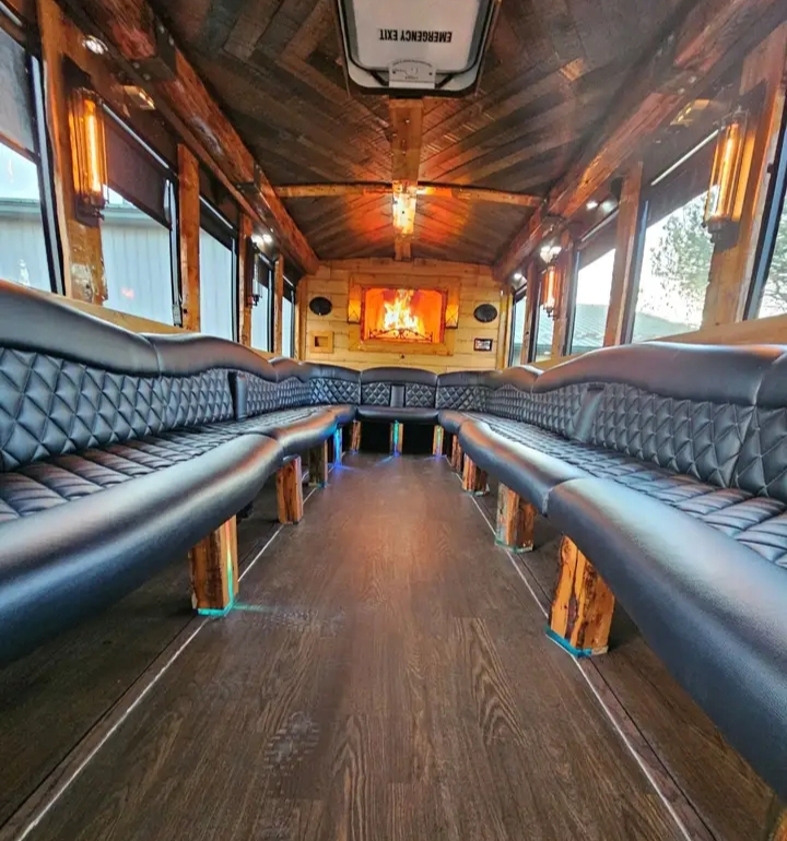 2015 Ford F-550 Limo Bus