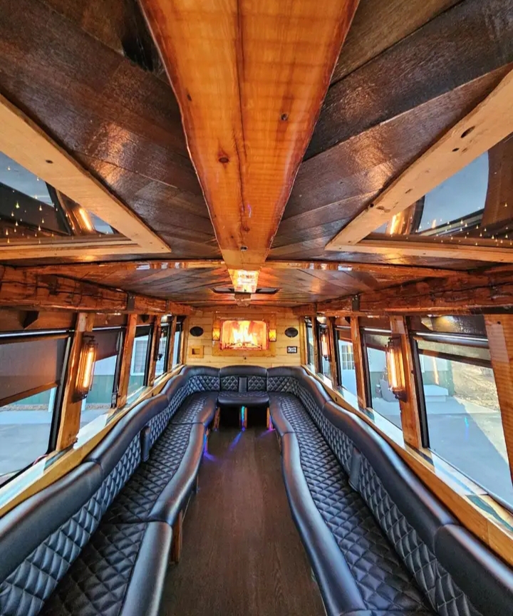 2015 Ford F-550 Limo Bus