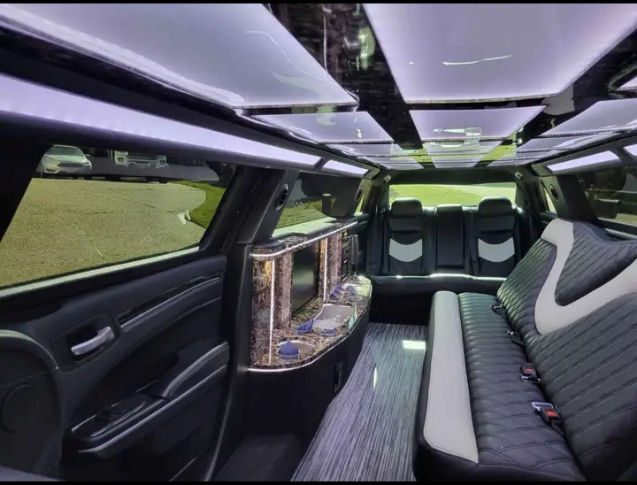 2021 Chrysler 300 Limousine