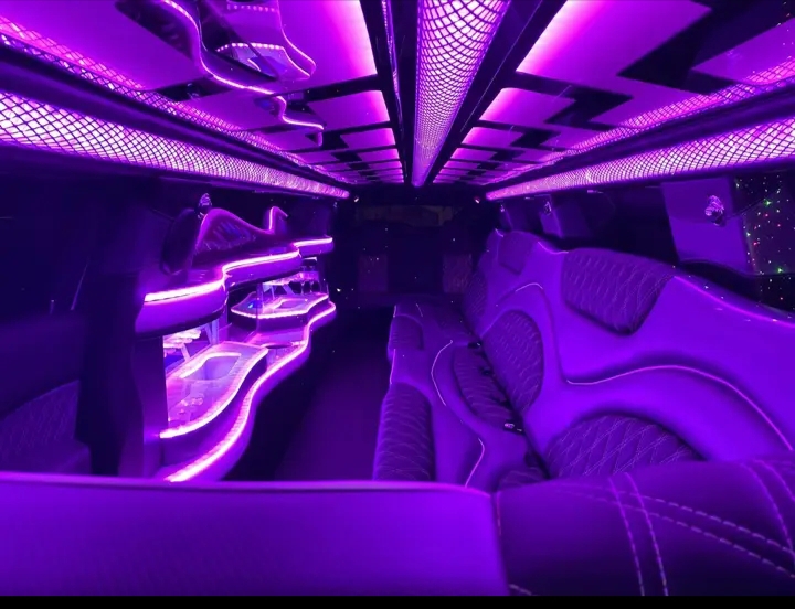 2018 Chrysler 300 Limousine