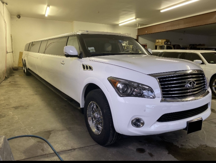 2011 Infiniti QX56 Limousine