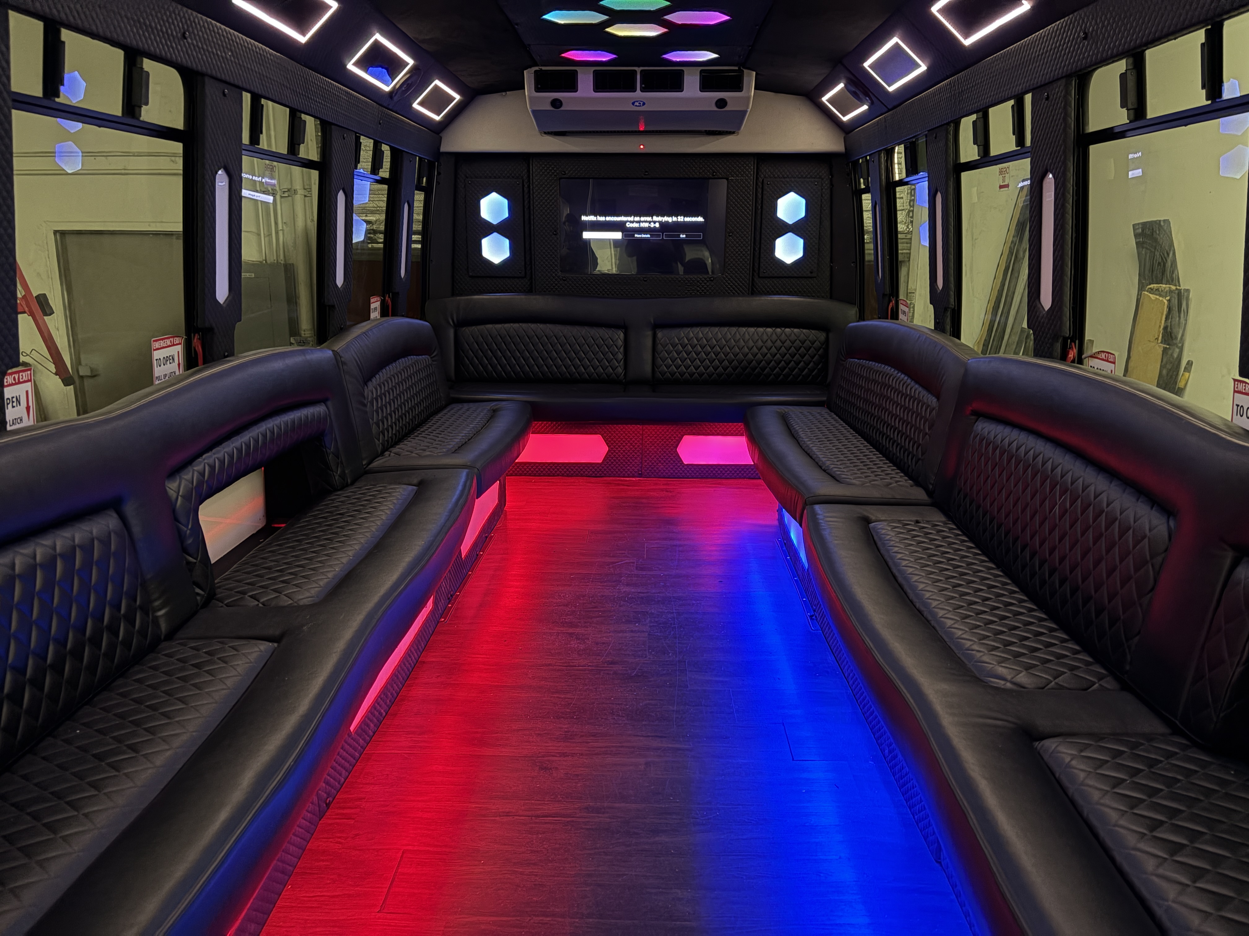 2013 Ford E-450 Limo Bus