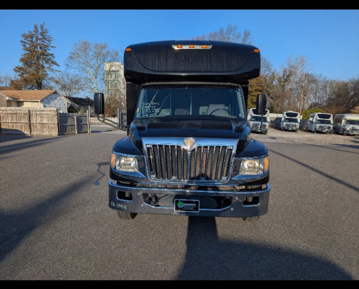 2014 International 3000 Limo Bus