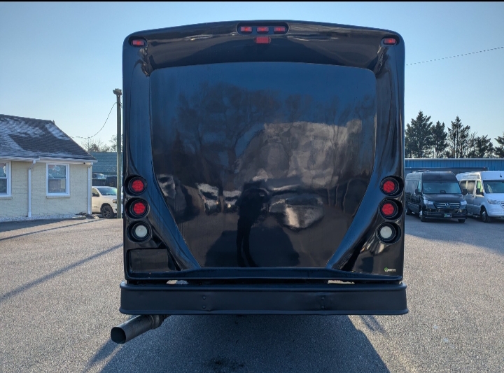 2014 International 3000 Limo Bus